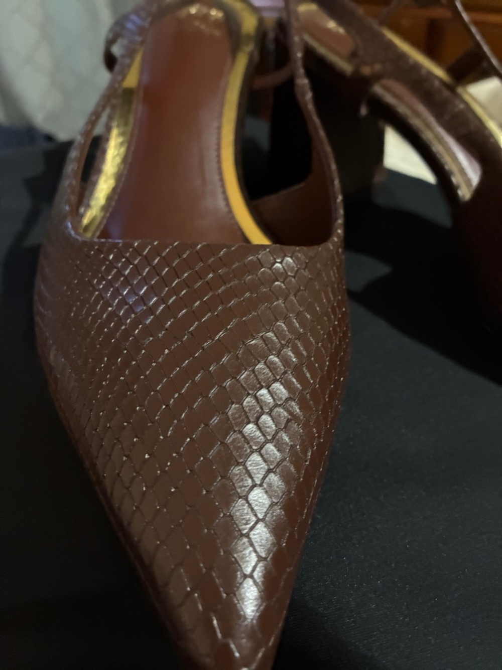 Vince Camuto Sindree Chocolate Pumps-Size 11 - Picture 3 of 4